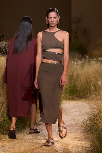 Look 18